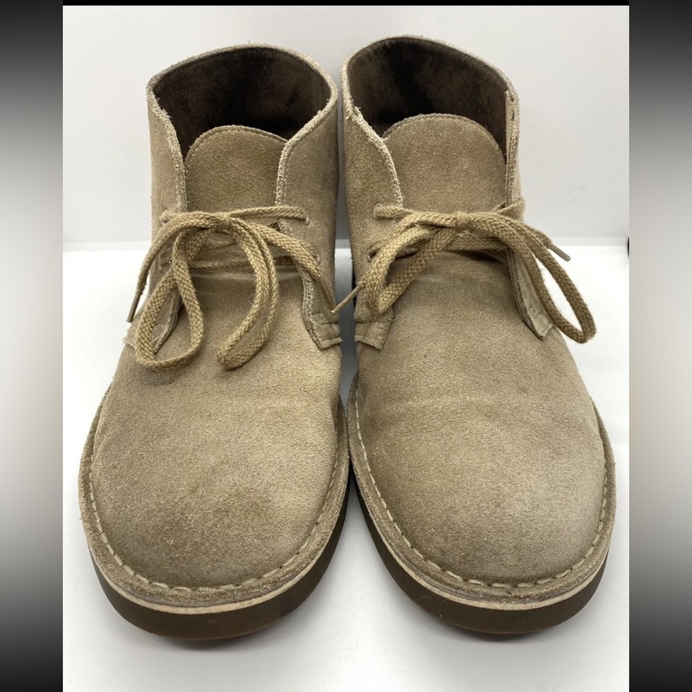 EXCELLENT Condition Clark’s 9M Tan Suede Desert Boots Chukka